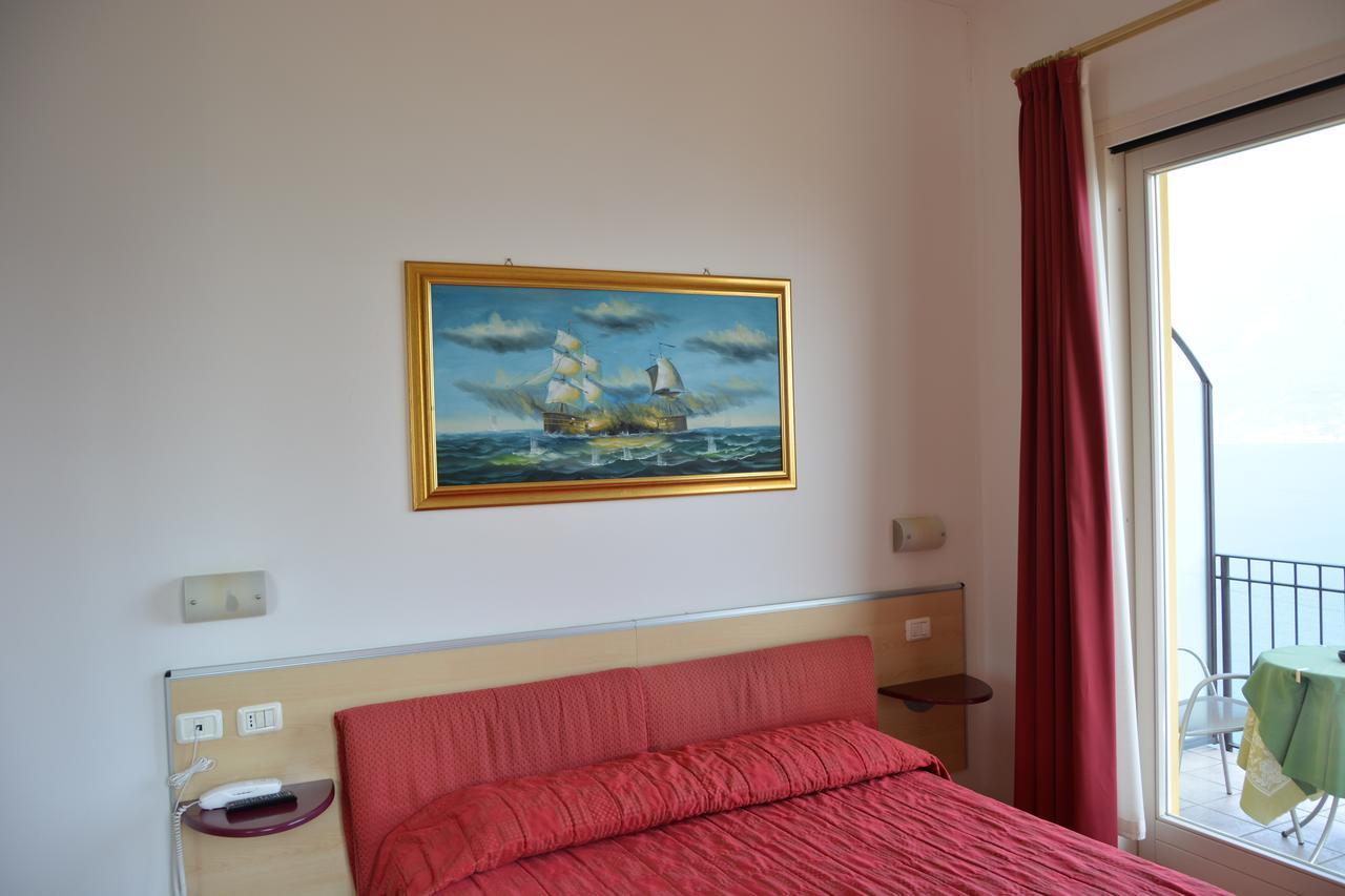 Hotel La Terrazzina Gargnano Zewnętrze zdjęcie